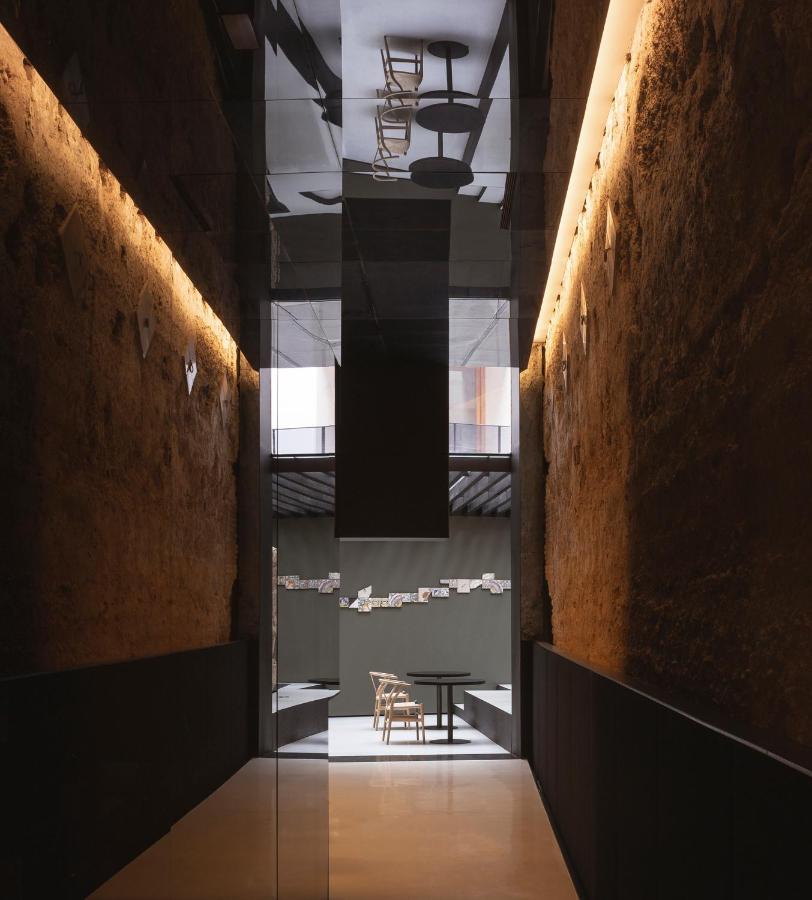 Caro Hotel Валенсия Экстерьер фото Interior of the museum