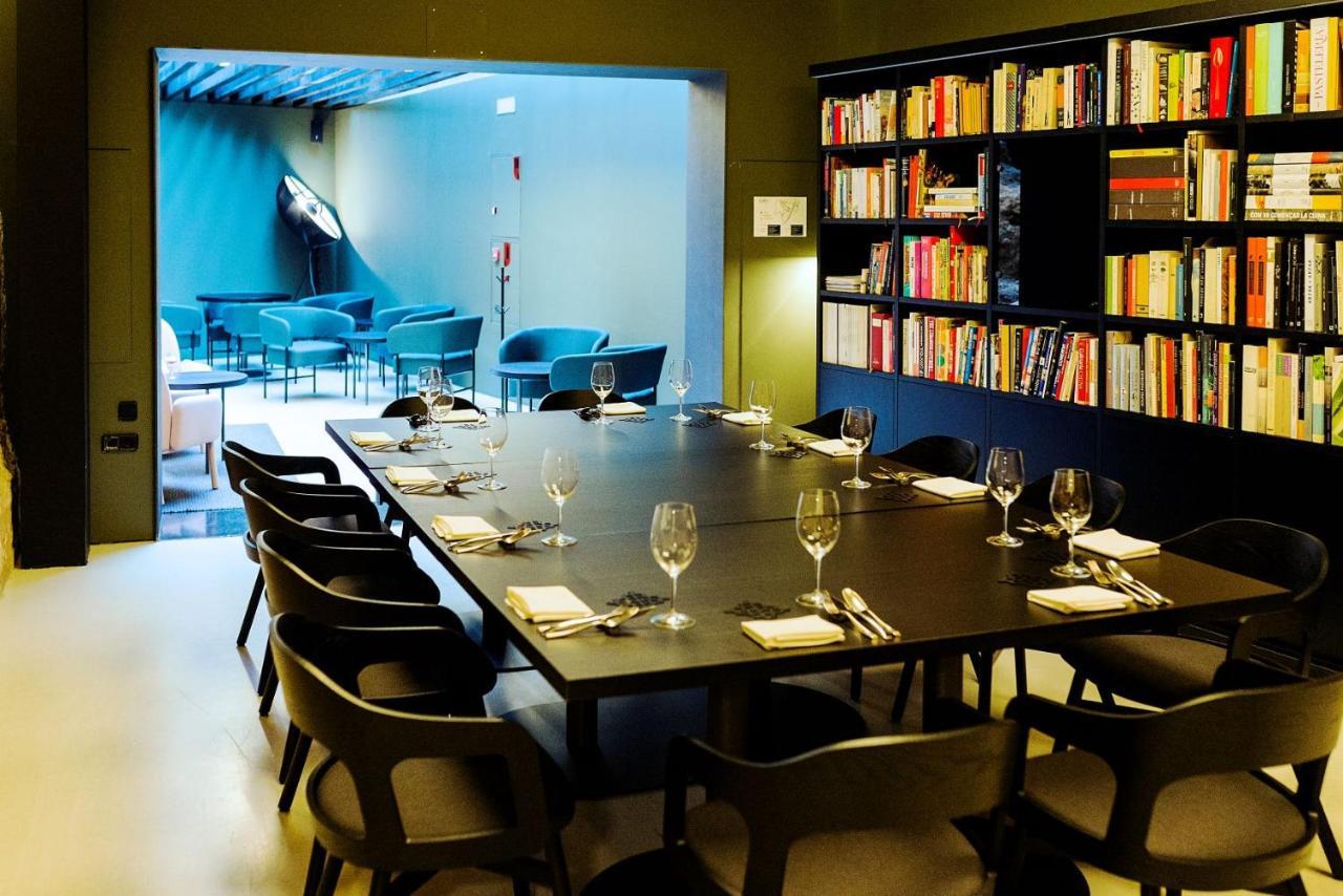 Caro Hotel Валенсия Экстерьер фото Library at the London Edition