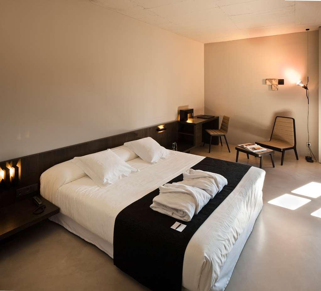 Caro Hotel Валенсия Номер фото A room at the hotel