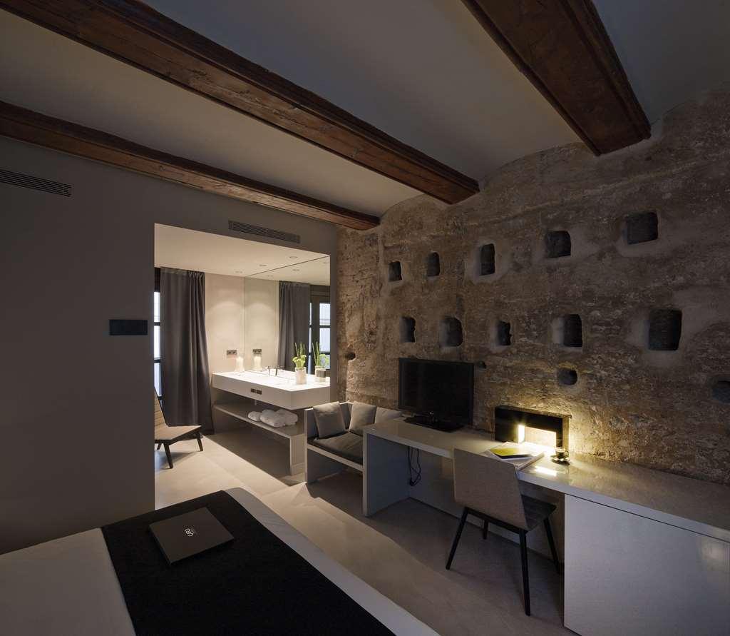 Caro Hotel Валенсия Номер фото A room at the hotel